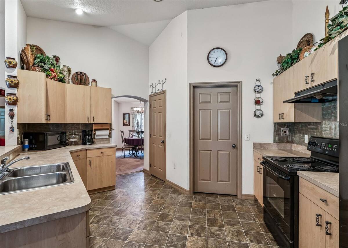 13130 Nw 87th Avenue Road, Reddick, FL 32686