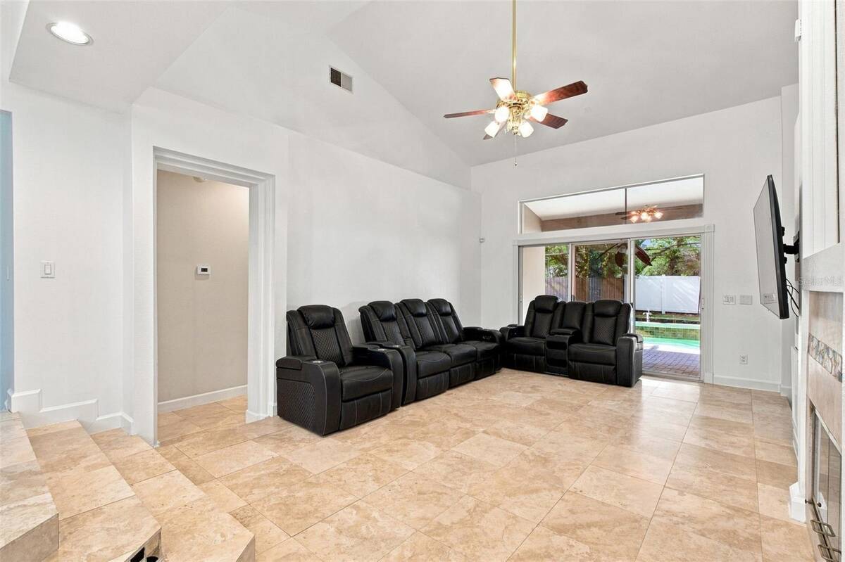 13711 Dornoch Drive, Orlando, FL 32828