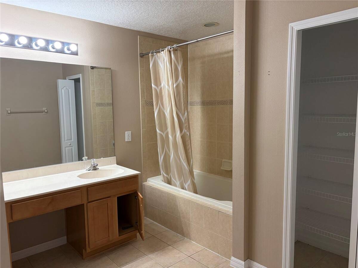 2017 Portcastle Circle, Winter Garden, FL 34787