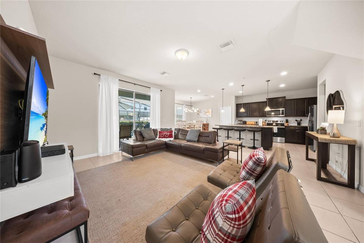 8904 Prague Way, Kissimmee, FL 34747