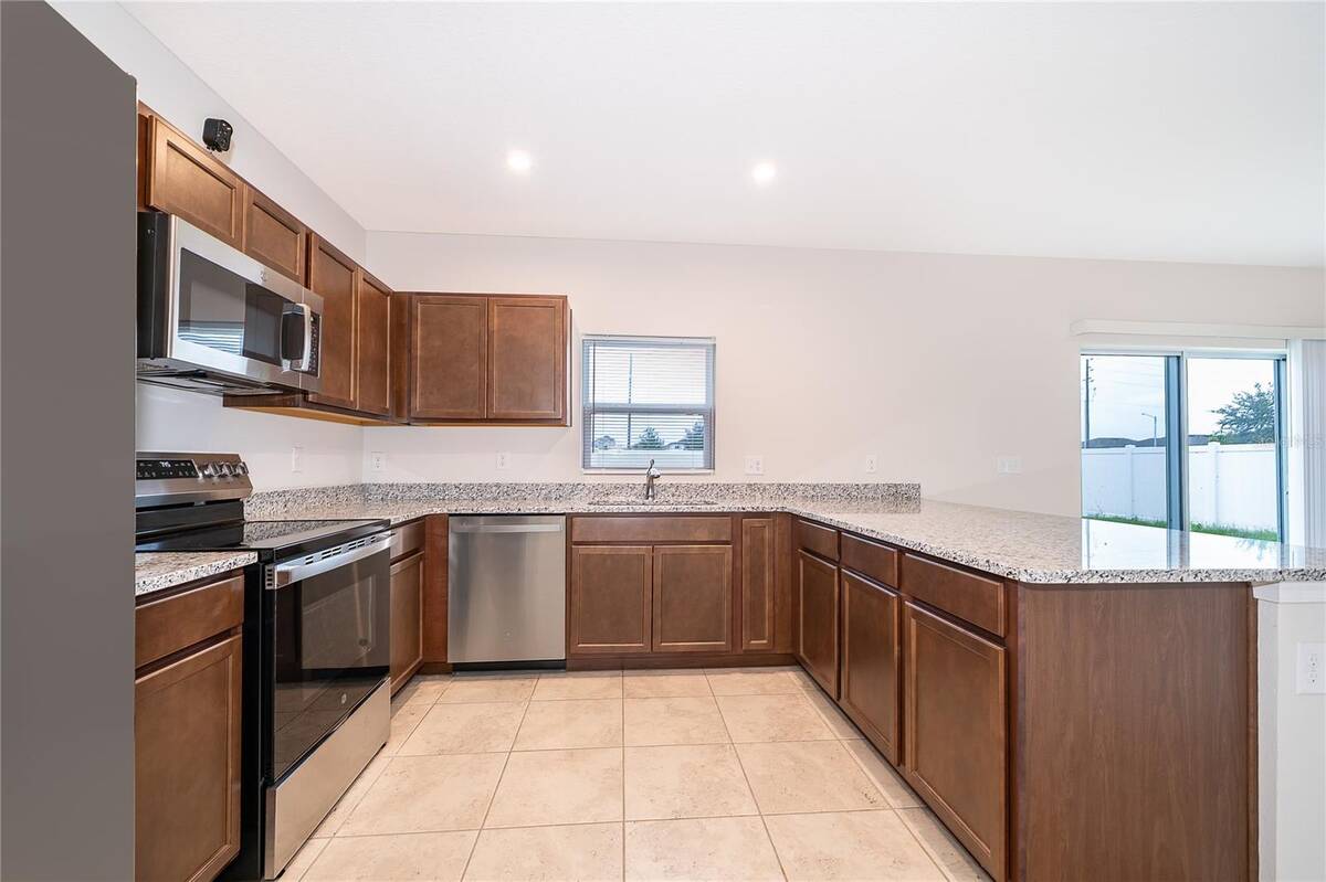 1221 Lexington Lane, Haines City, FL 33844