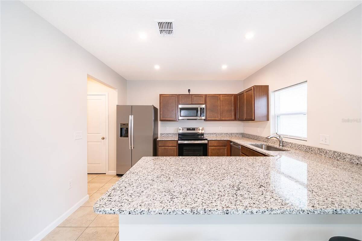 1221 Lexington Lane, Haines City, FL 33844