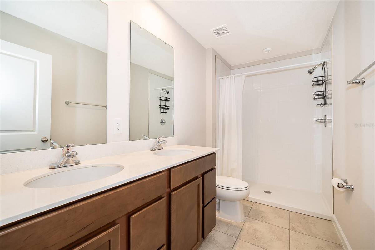 1221 Lexington Lane, Haines City, FL 33844