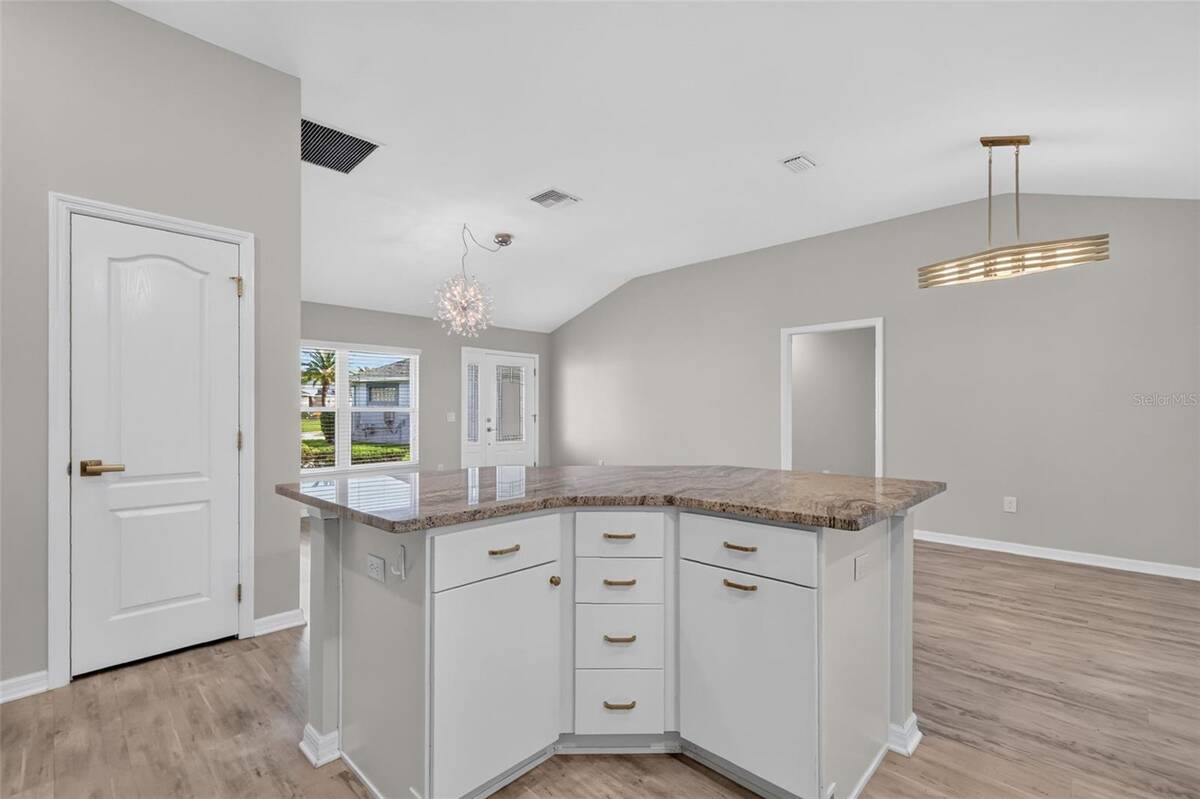 3254 Zipperer Way, The Villages, FL 32163