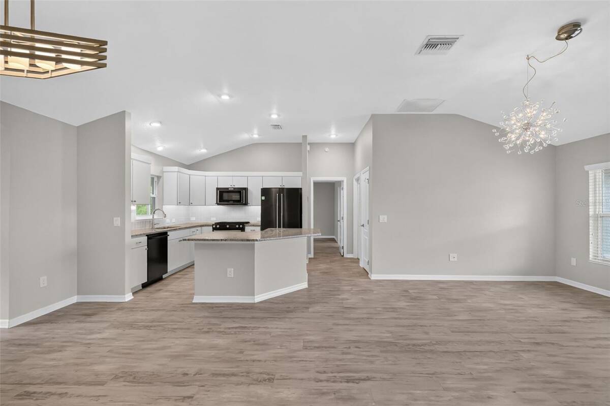 3254 Zipperer Way, The Villages, FL 32163