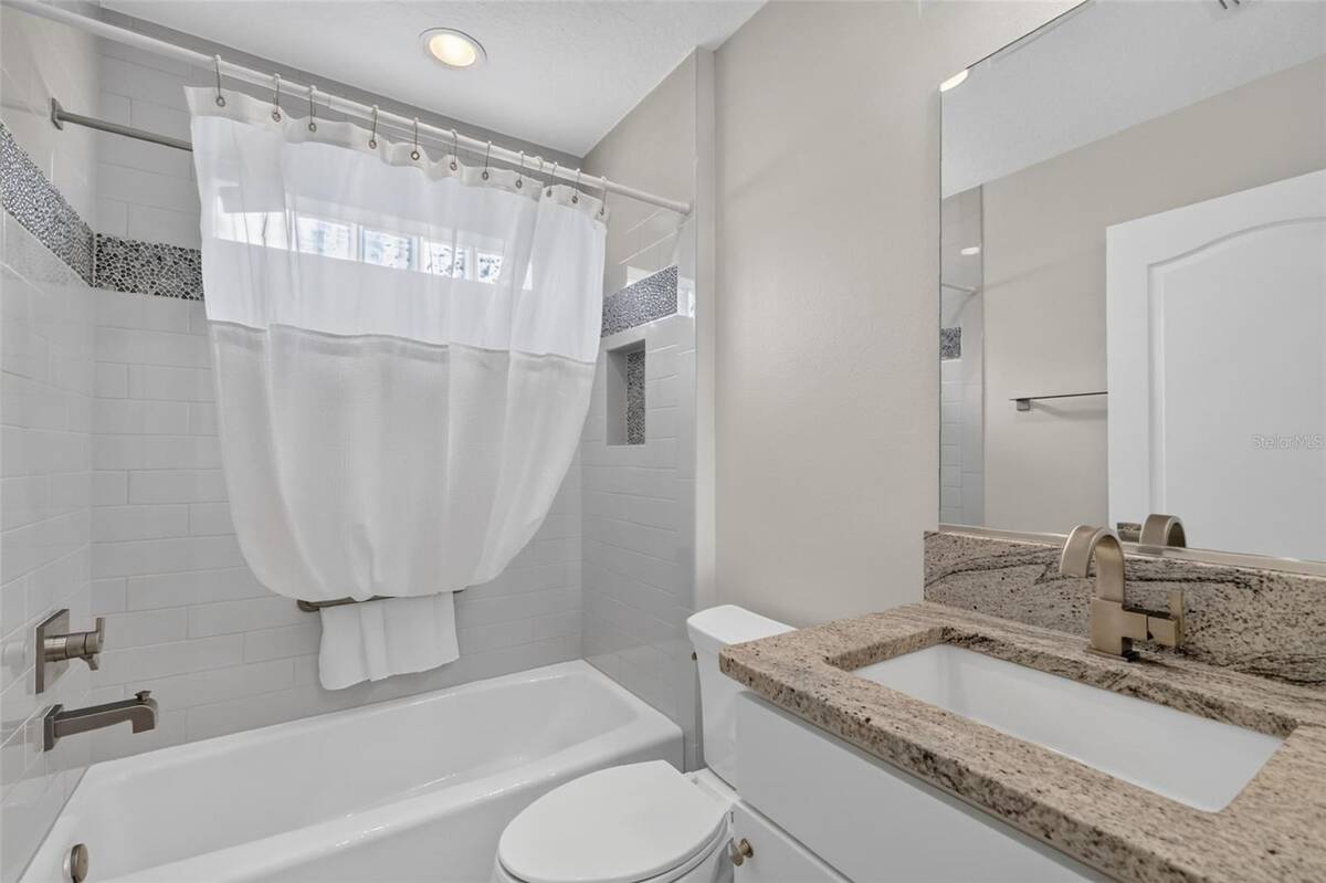 3254 Zipperer Way, The Villages, FL 32163