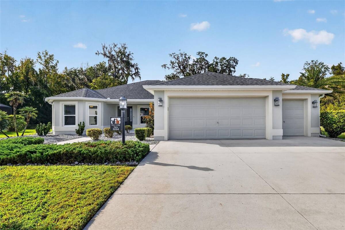 3254 Zipperer Way, The Villages, FL 32163