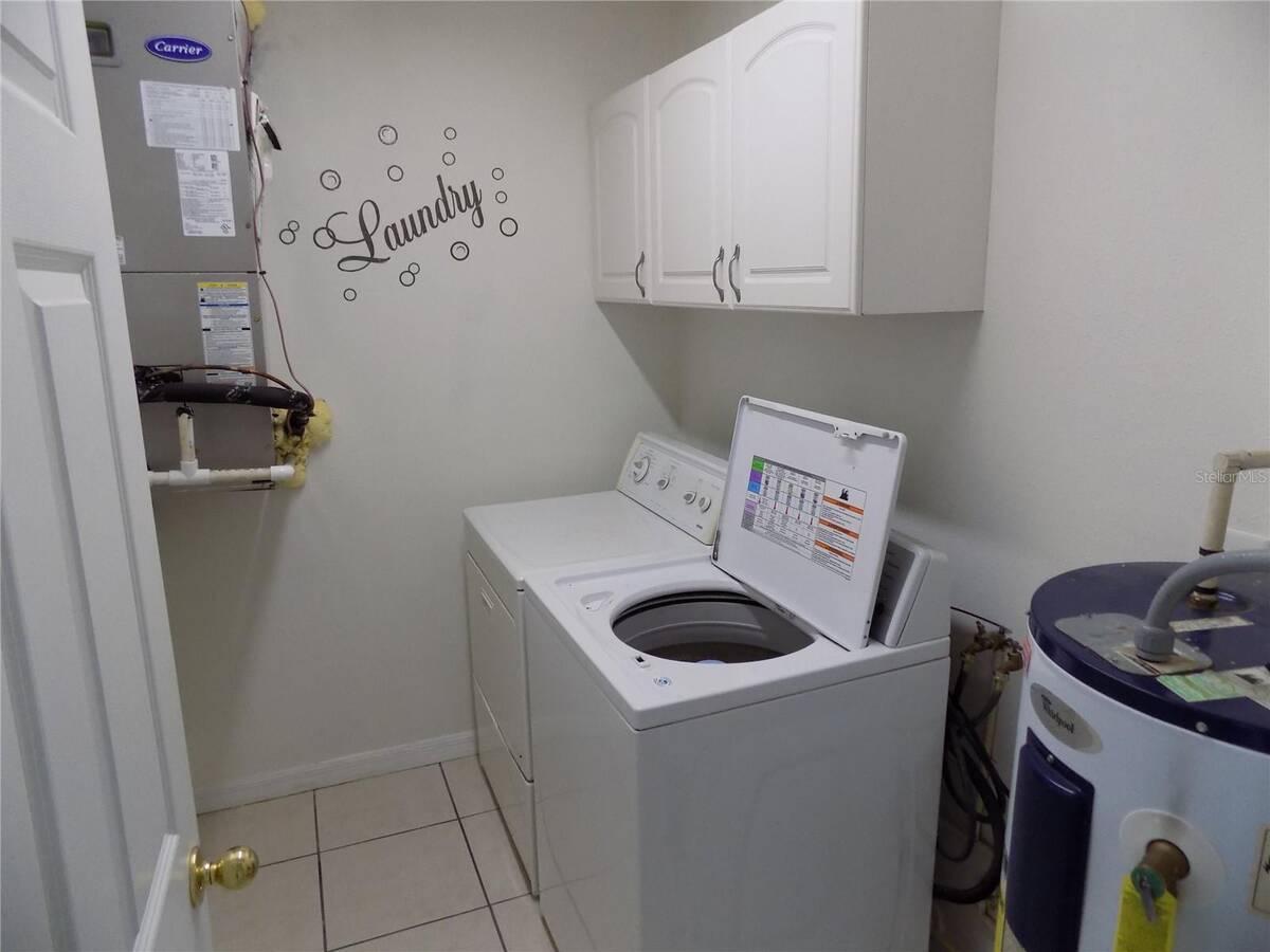 2747 Eastland Road, Mount Dora, FL 32757