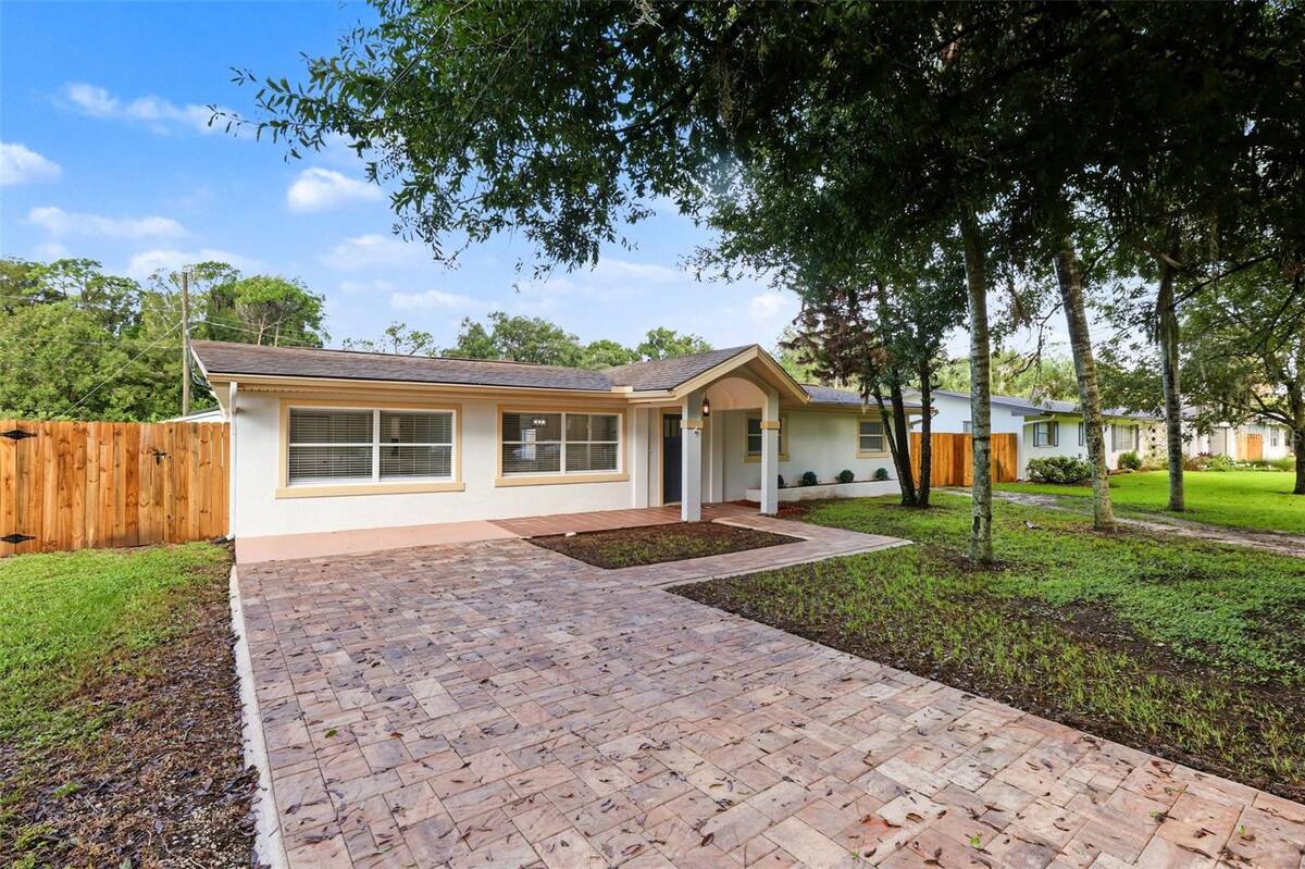 2070 Seminole Boulevard, Melbourne, FL 32904
