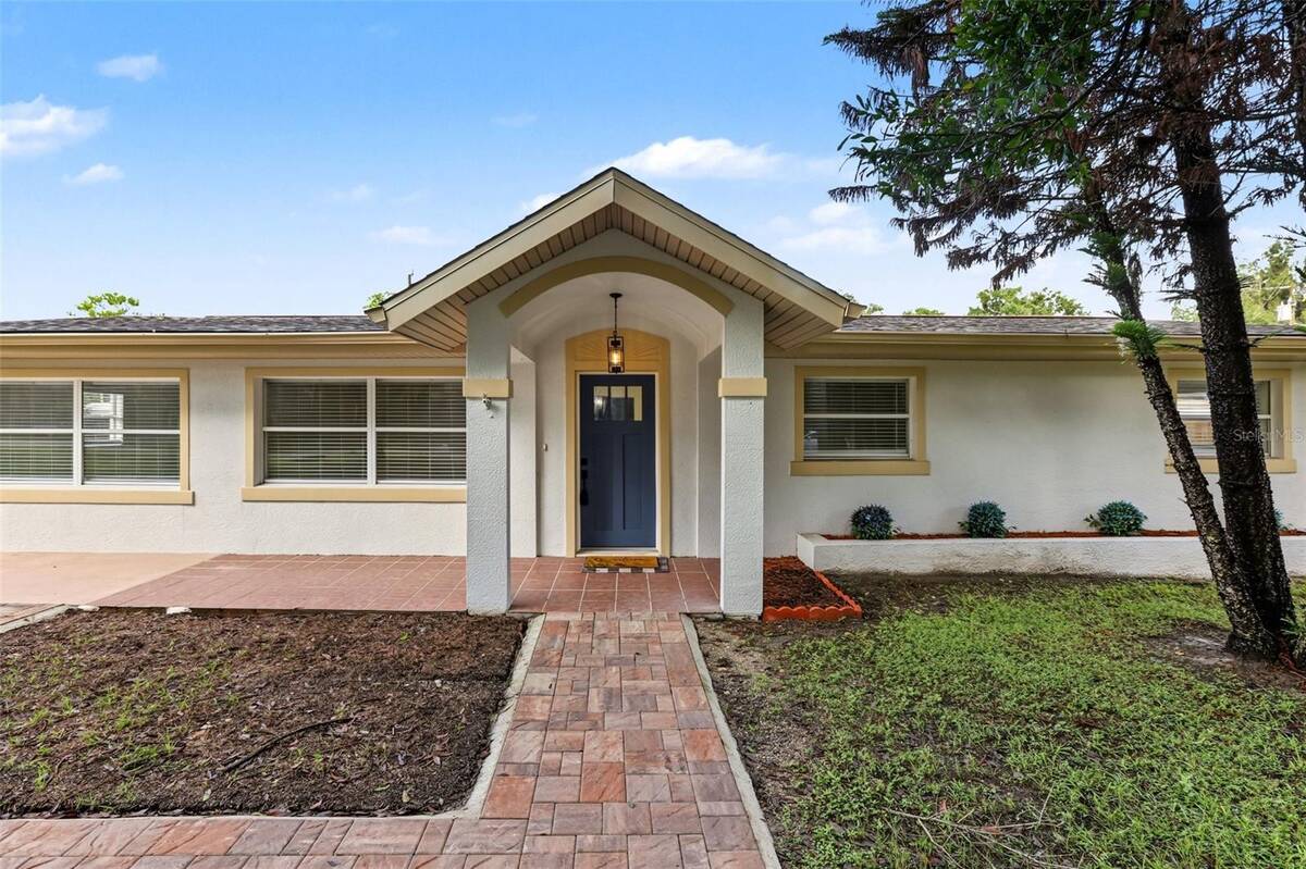 2070 Seminole Boulevard, Melbourne, FL 32904