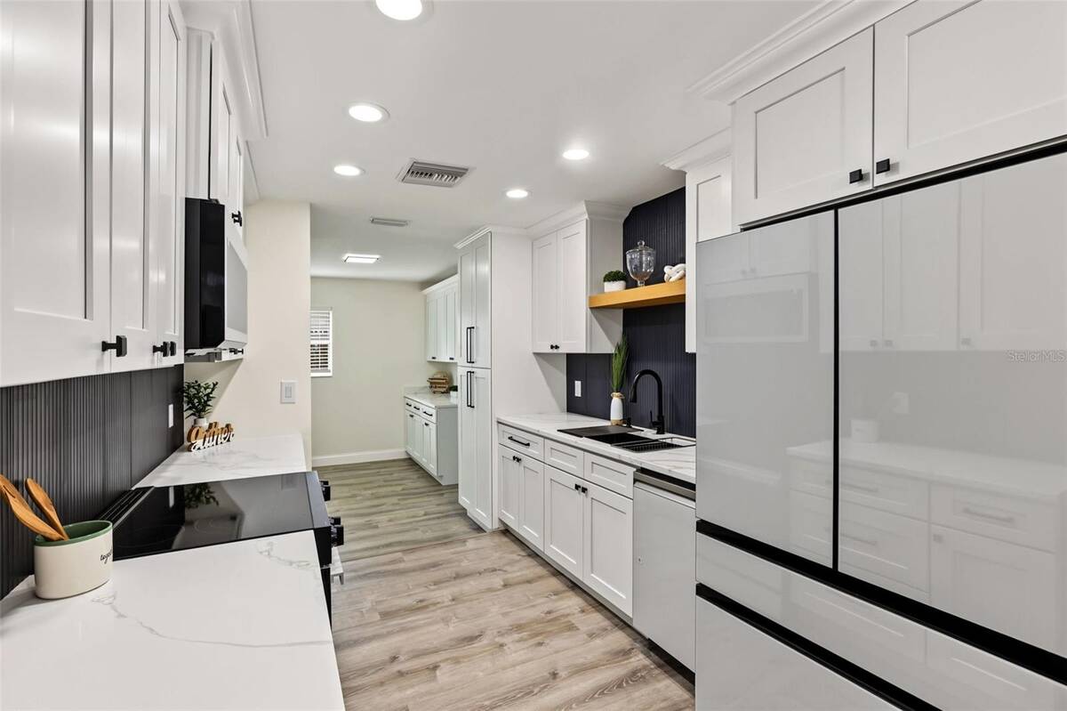 2070 Seminole Boulevard, Melbourne, FL 32904