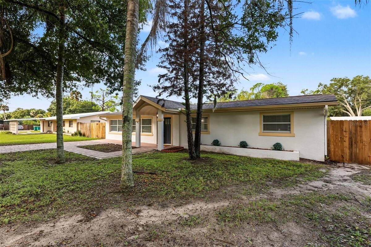2070 Seminole Boulevard, Melbourne, FL 32904