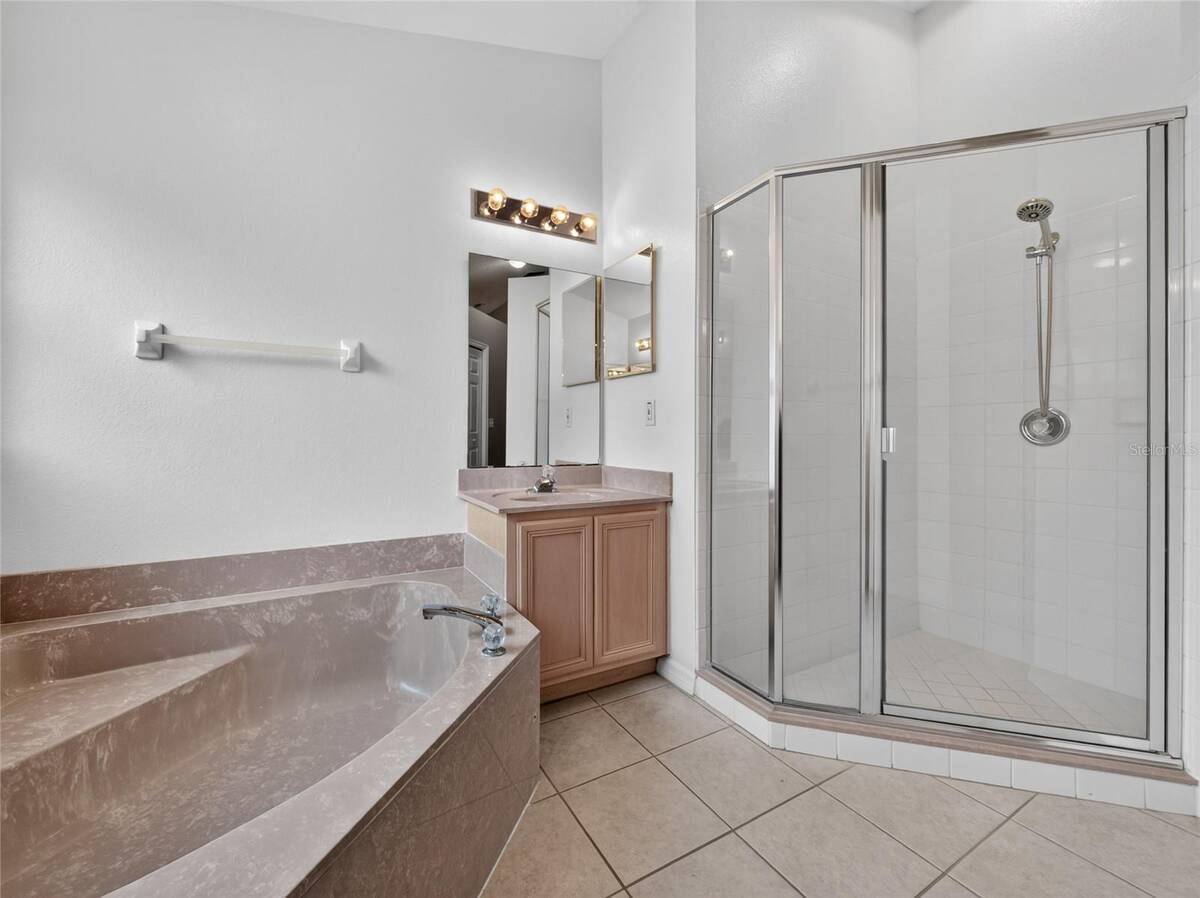 507 Canary Island Court, Orlando, FL 32828