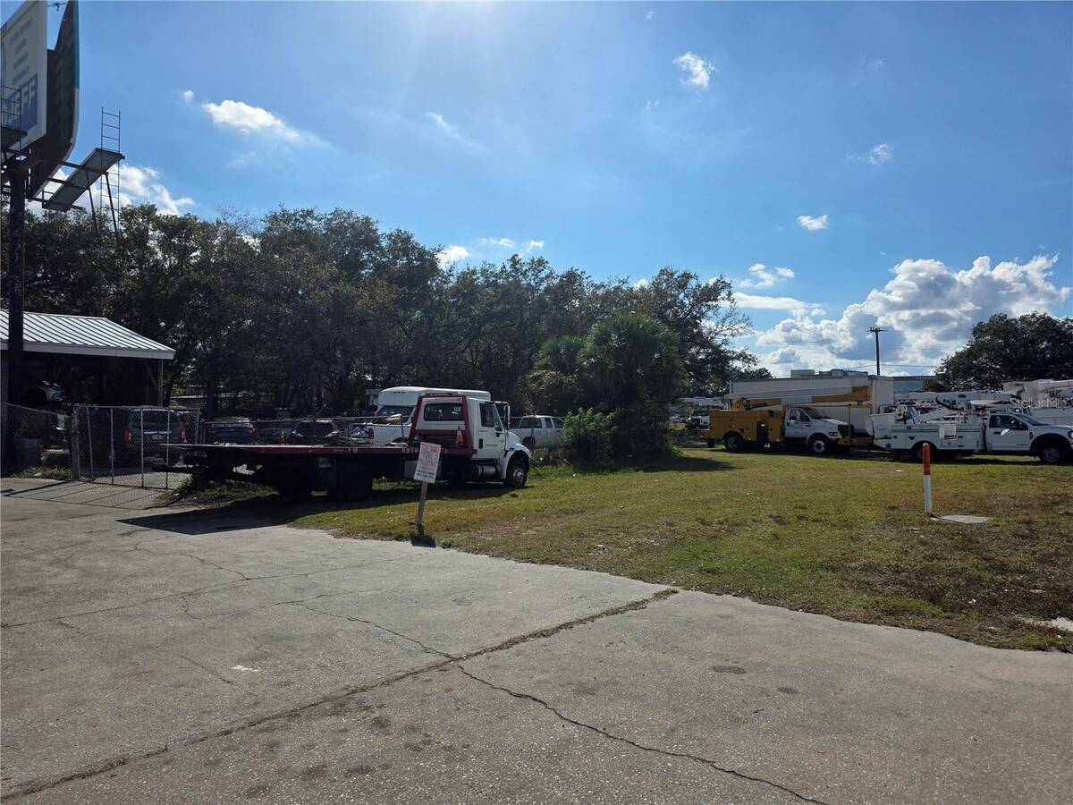 410 E Donegan Avenue, Kissimmee, FL 34744