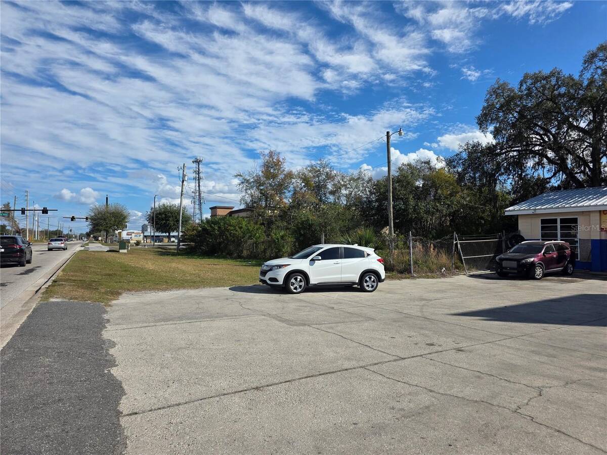 410 E Donegan Avenue, Kissimmee, FL 34744