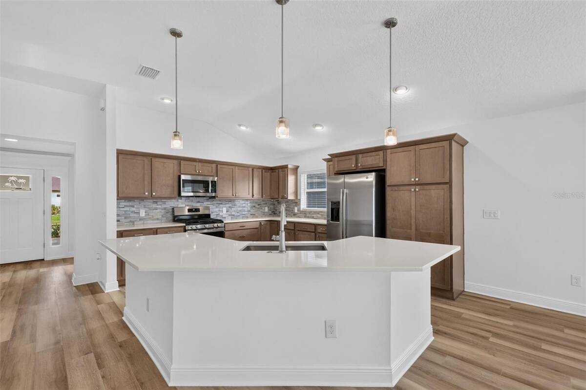6996 Dwight Drive, The Villages, FL 34762