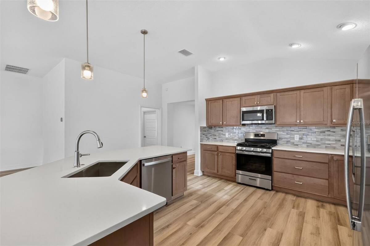 6996 Dwight Drive, The Villages, FL 34762