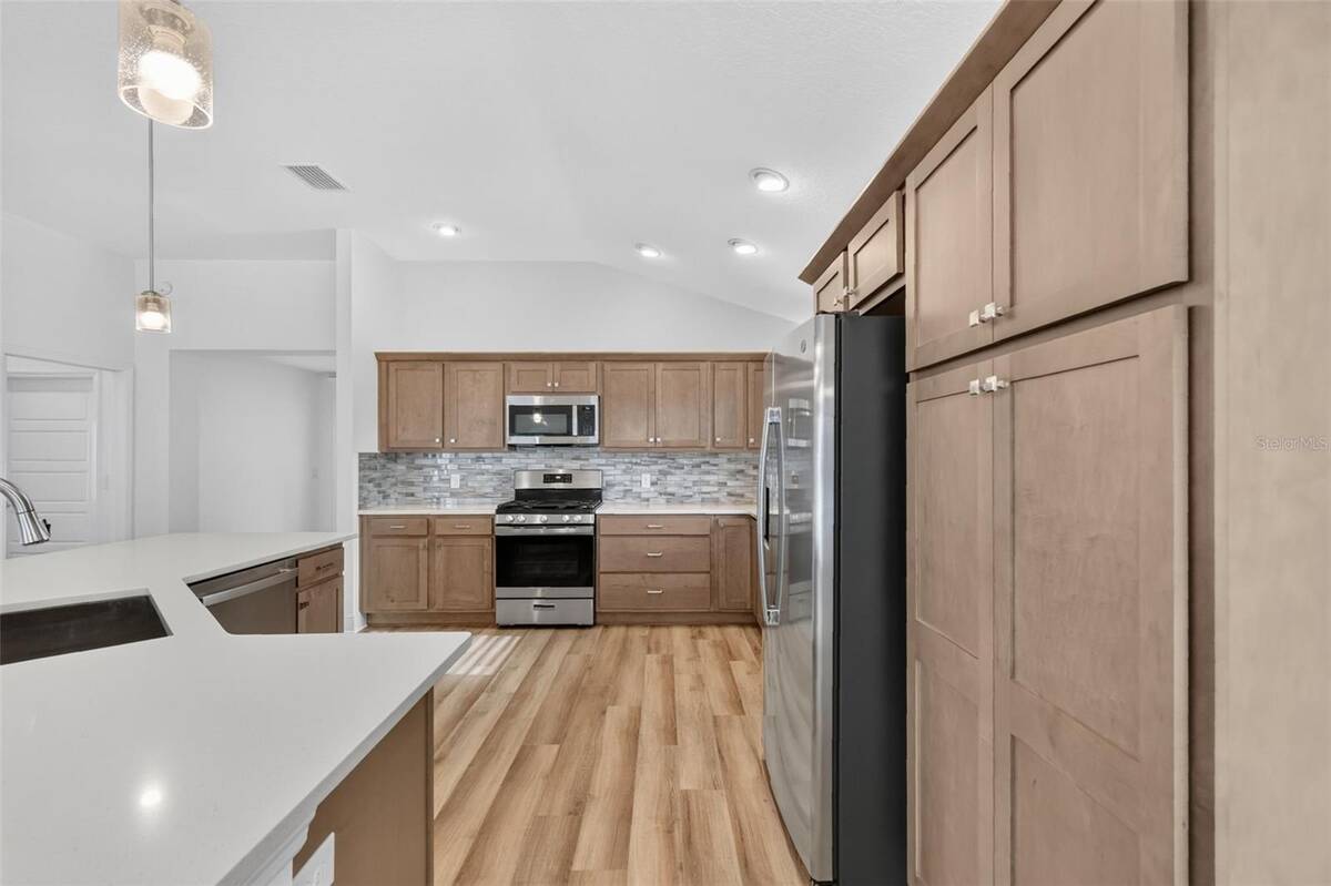 6996 Dwight Drive, The Villages, FL 34762
