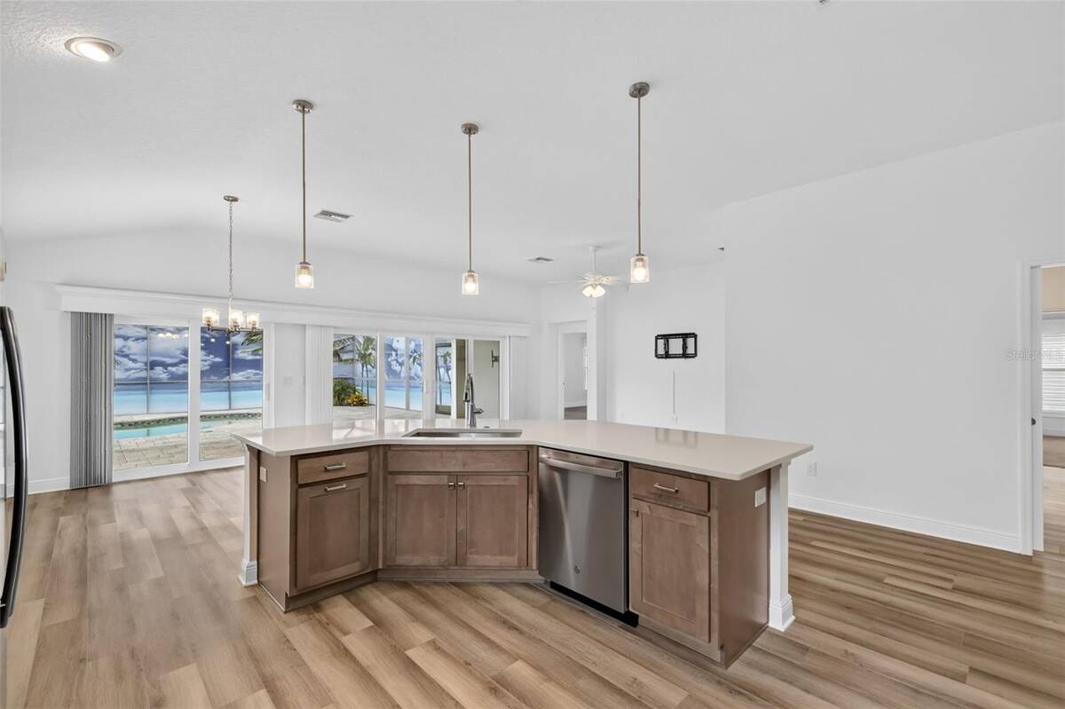 6996 Dwight Drive, The Villages, FL 34762