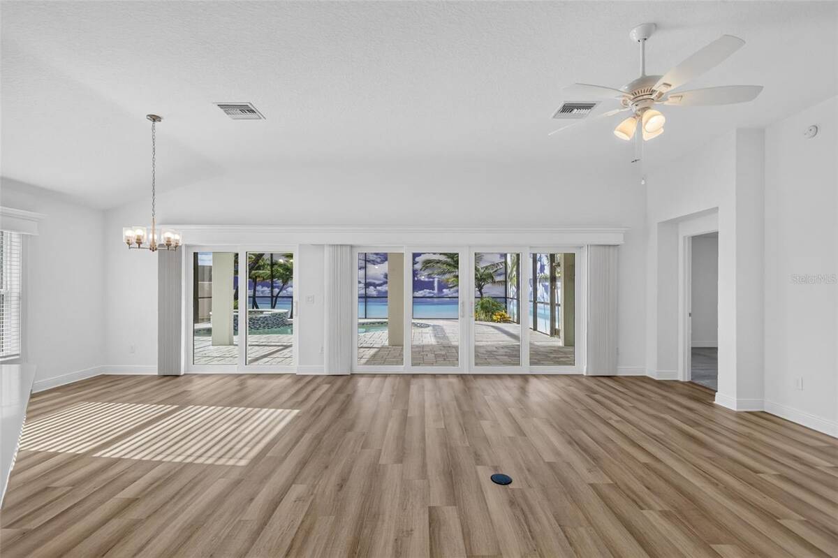 6996 Dwight Drive, The Villages, FL 34762