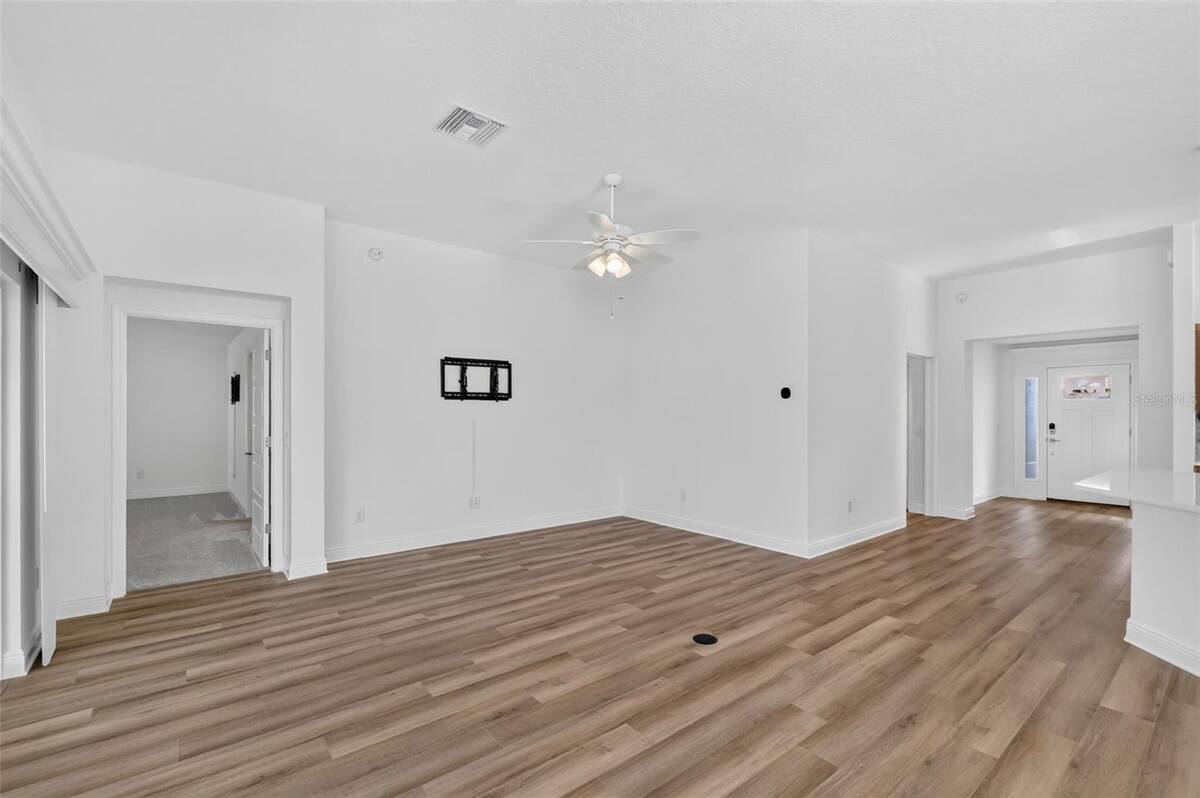 6996 Dwight Drive, The Villages, FL 34762