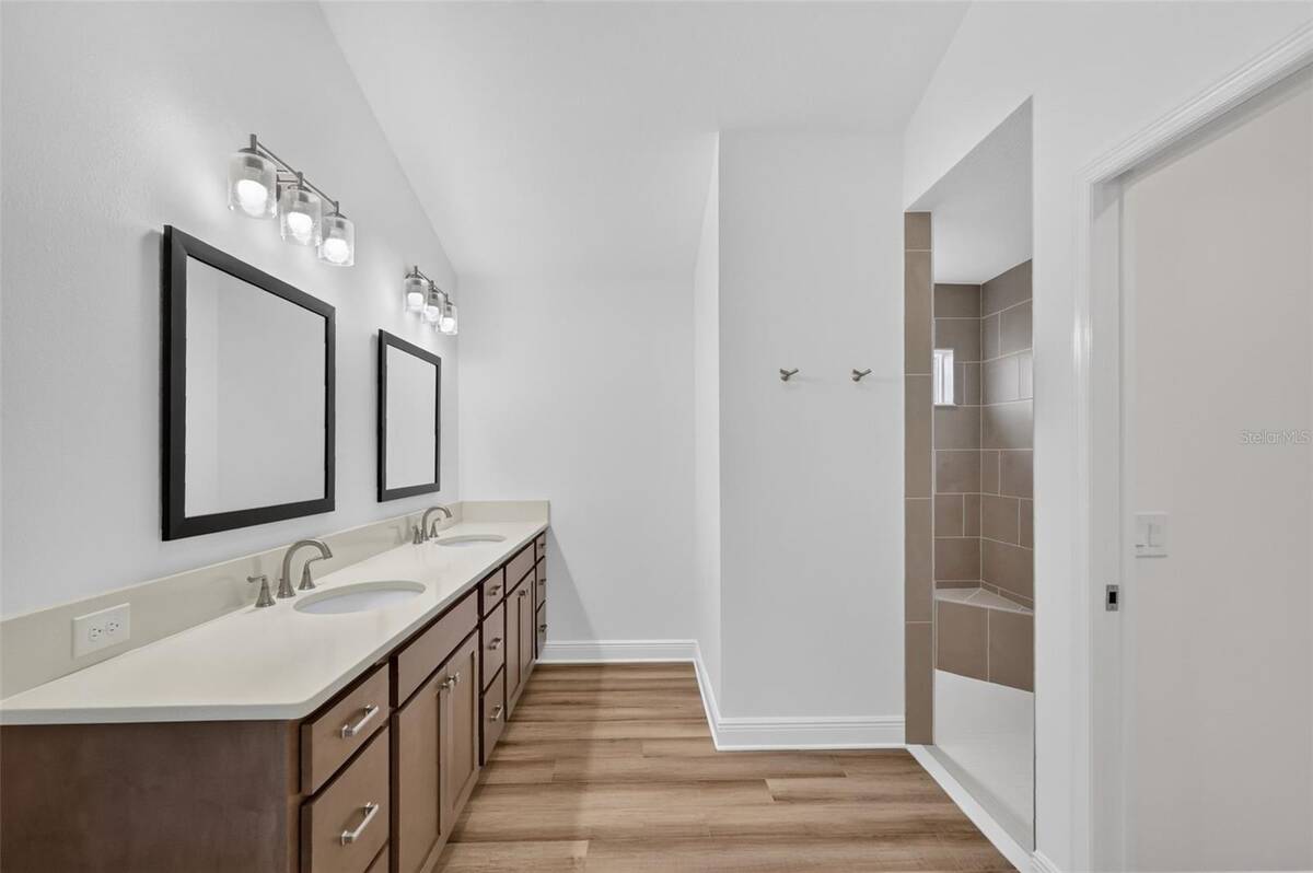 6996 Dwight Drive, The Villages, FL 34762