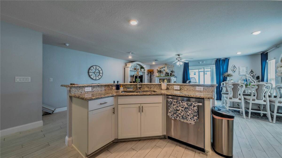 2933 Fieldwood Circle, St Cloud, FL 34772
