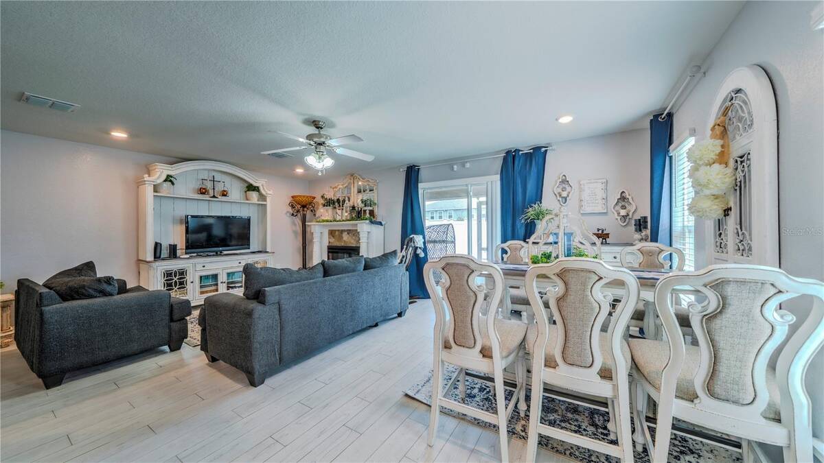 2933 Fieldwood Circle, St Cloud, FL 34772
