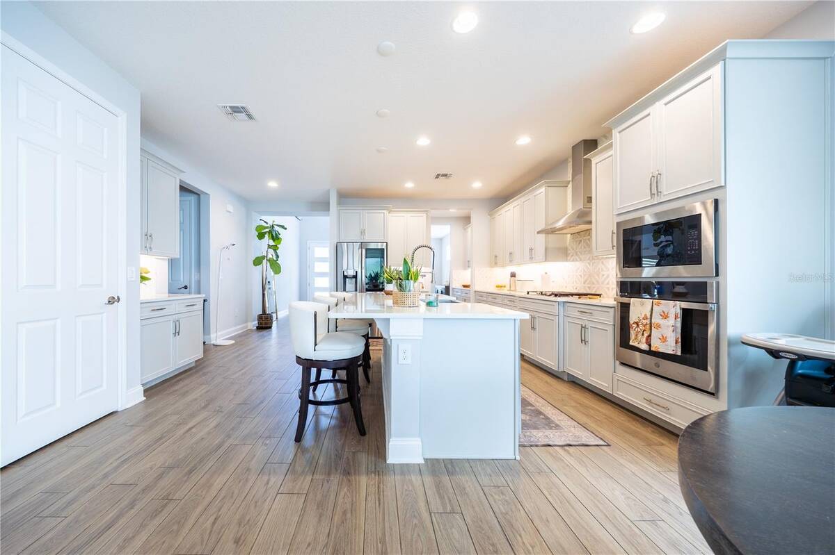 1316 Southern Sun Drive, Oakland, FL 34787