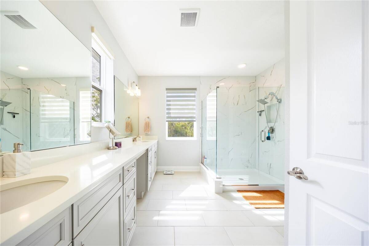 1316 Southern Sun Drive, Oakland, FL 34787