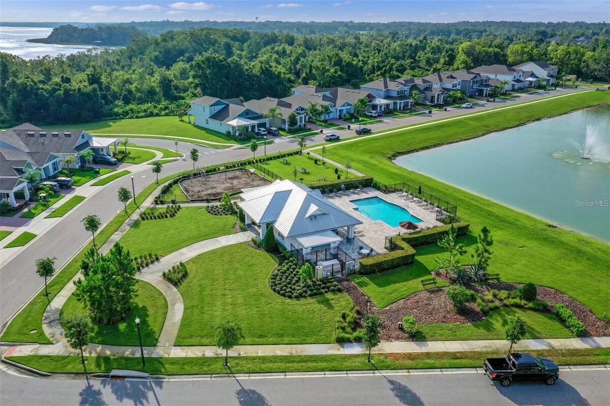 1316 Southern Sun Drive, Oakland, FL 34787
