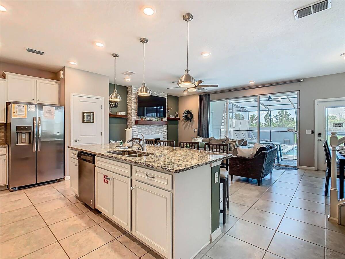 967 Paradise Drive, Davenport, FL 33897