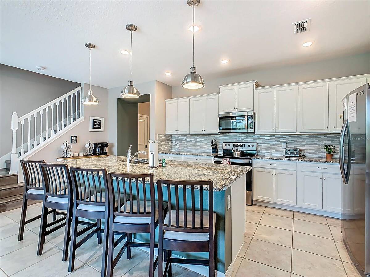 967 Paradise Drive, Davenport, FL 33897