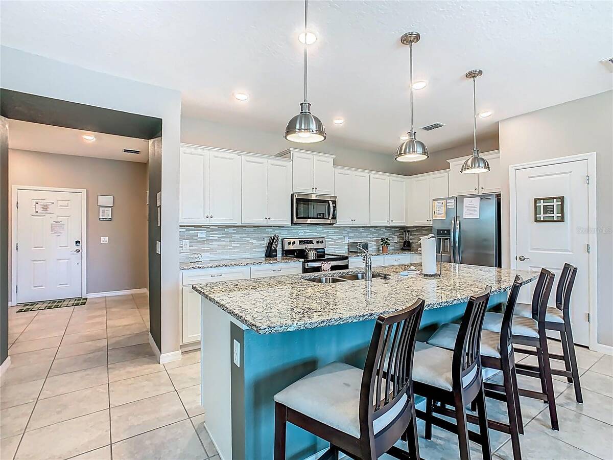 967 Paradise Drive, Davenport, FL 33897