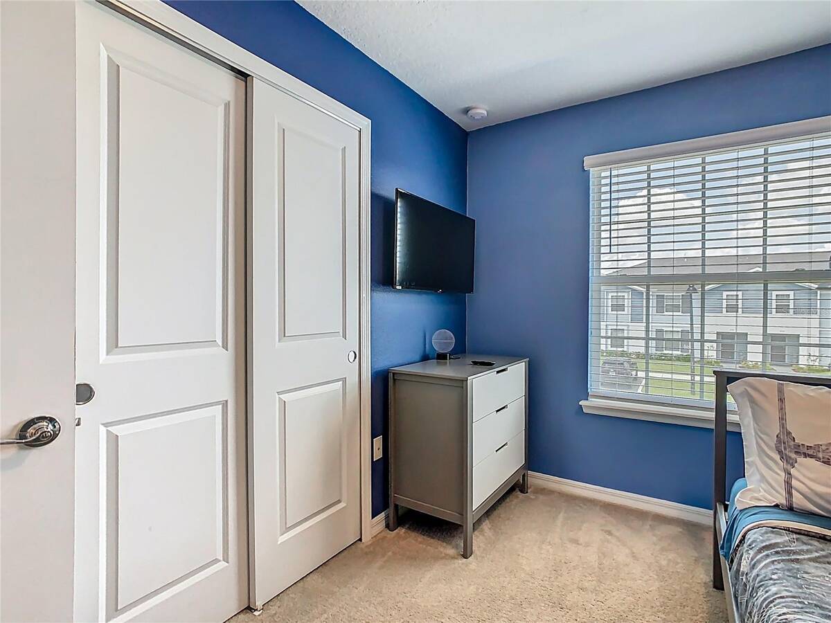 967 Paradise Drive, Davenport, FL 33897