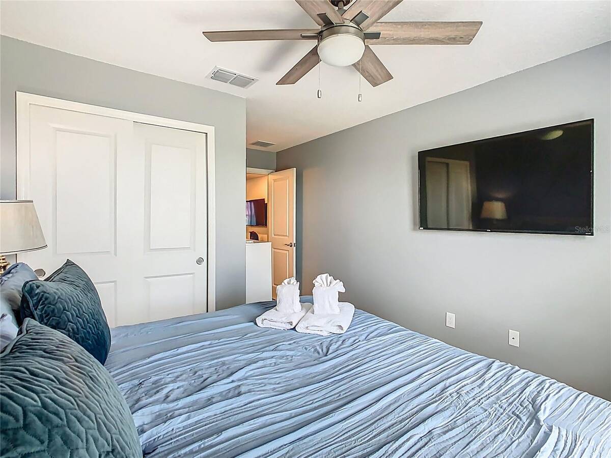 967 Paradise Drive, Davenport, FL 33897
