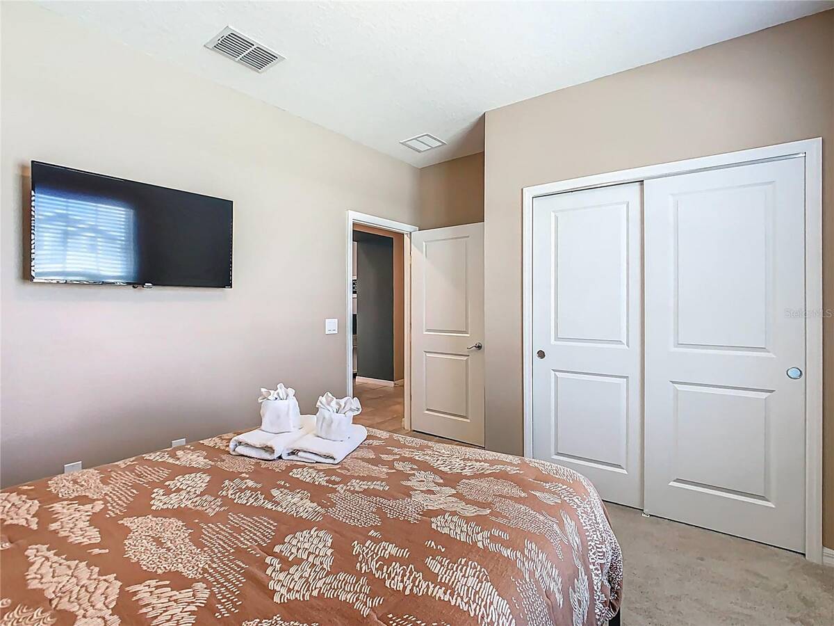 967 Paradise Drive, Davenport, FL 33897