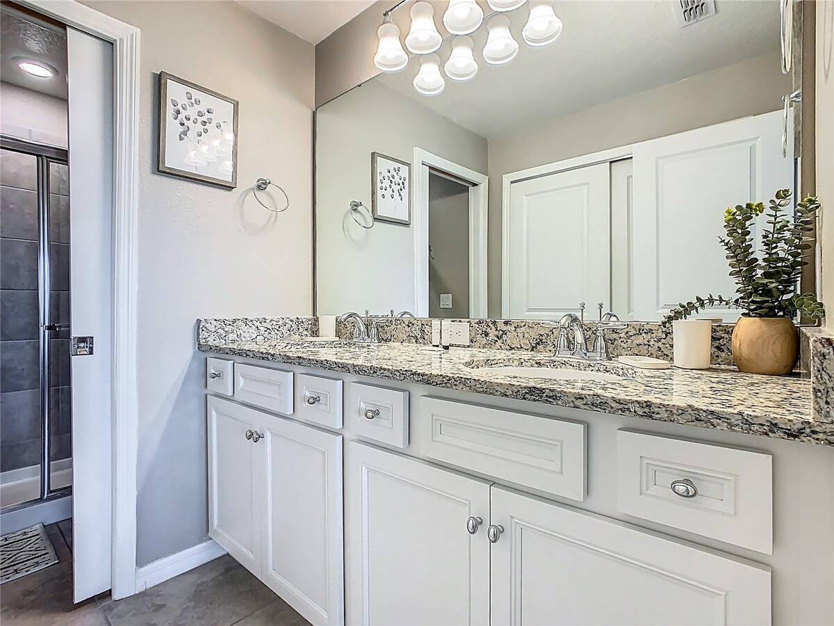 967 Paradise Drive, Davenport, FL 33897