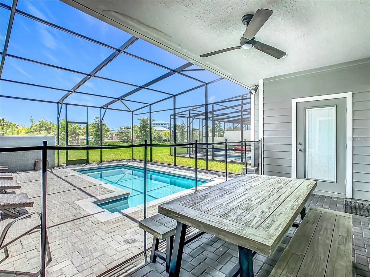 967 Paradise Drive, Davenport, FL 33897
