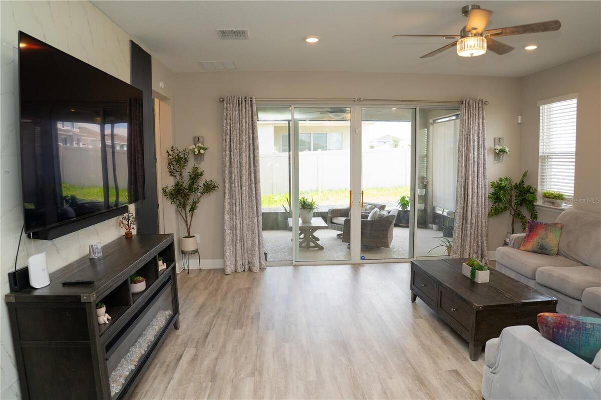 1932 Chickasaw Boulevard, Davenport, FL 33837