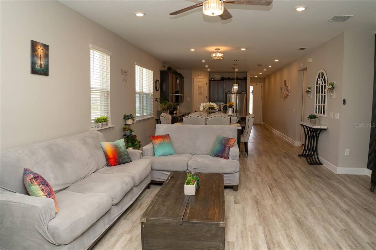 1932 Chickasaw Boulevard, Davenport, FL 33837