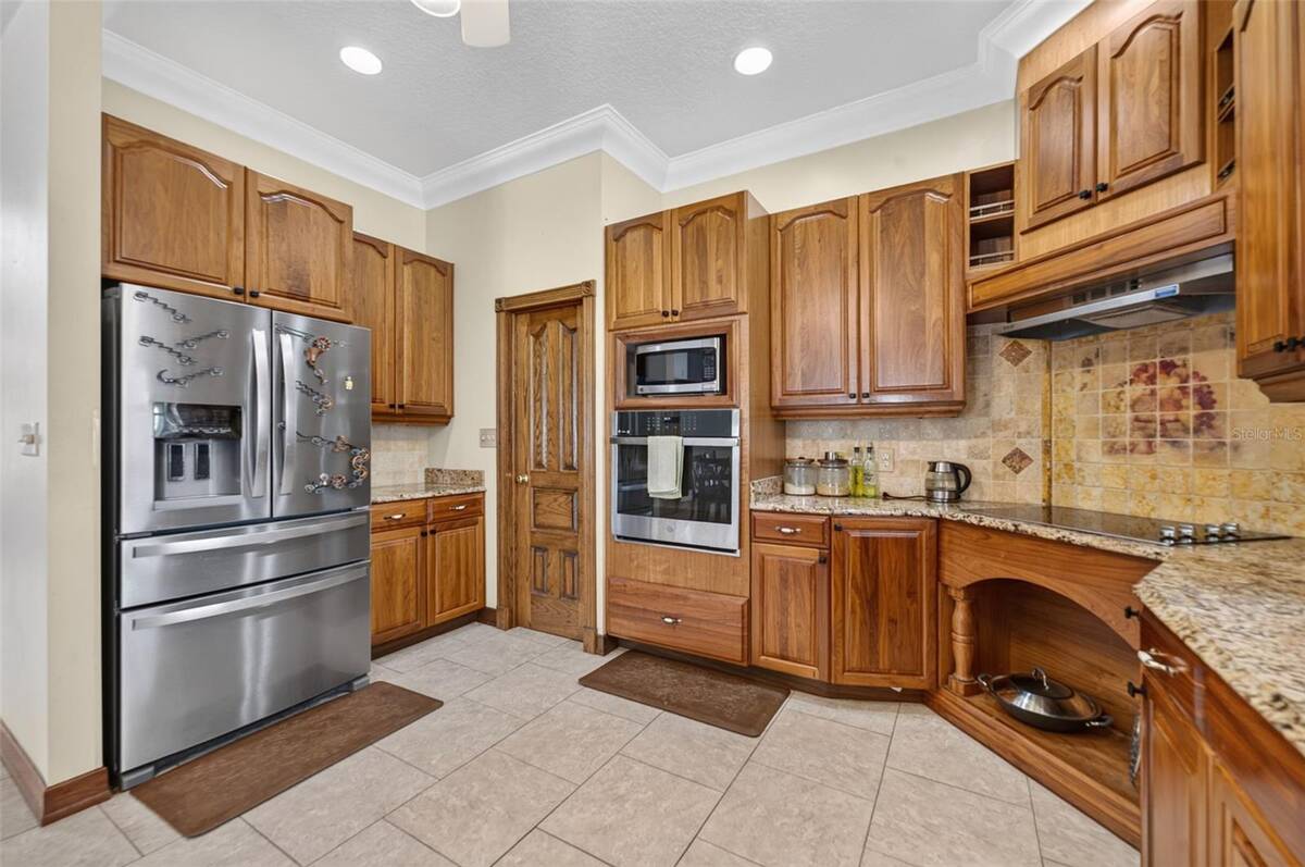 4657 Hickory Tree Road, St Cloud, FL 34772