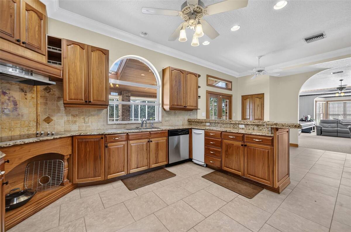 4657 Hickory Tree Road, St Cloud, FL 34772