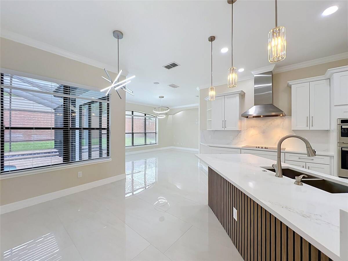 7426 Pointe Venezia Drive, Orlando, FL 32836