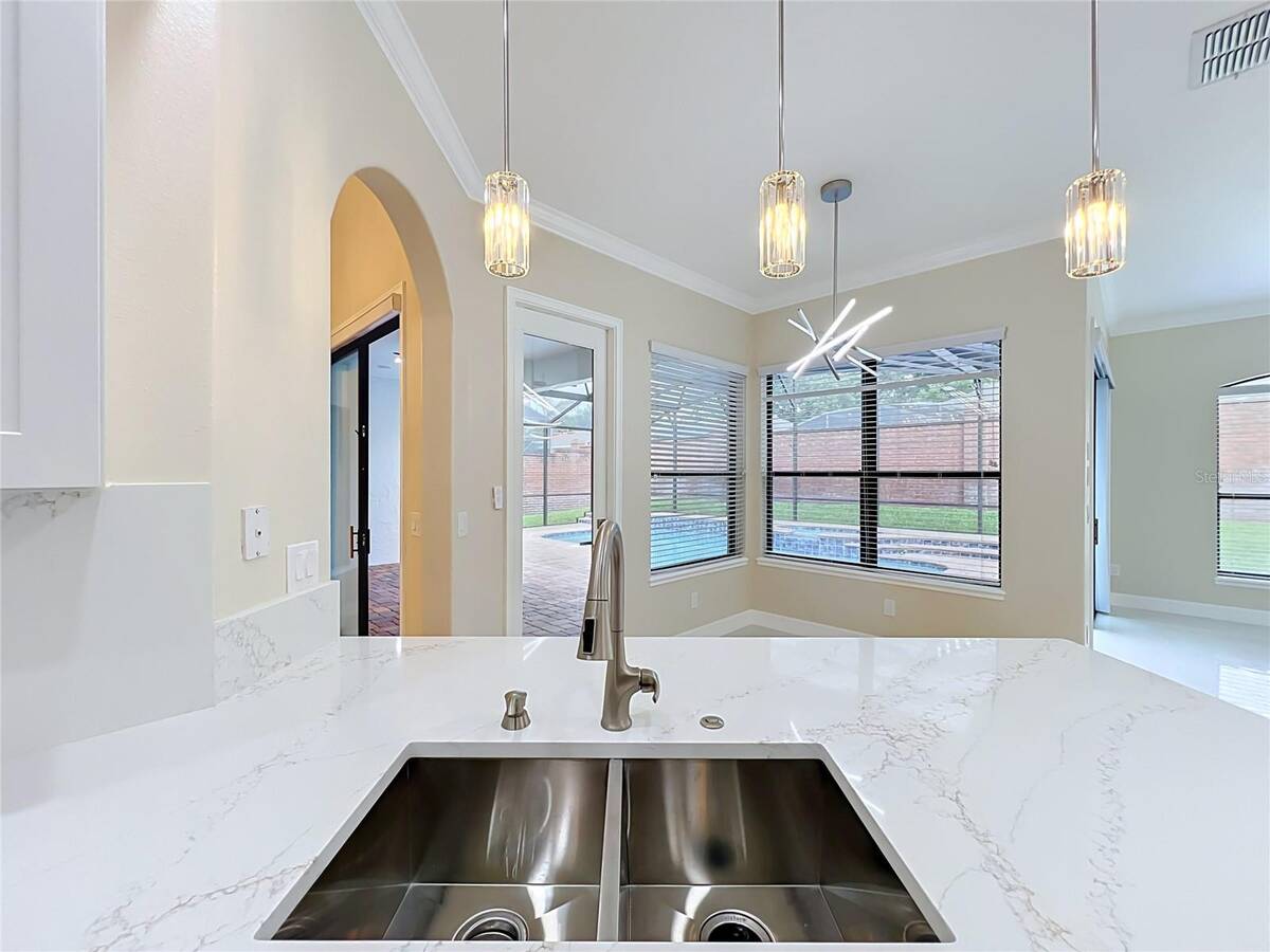 7426 Pointe Venezia Drive, Orlando, FL 32836