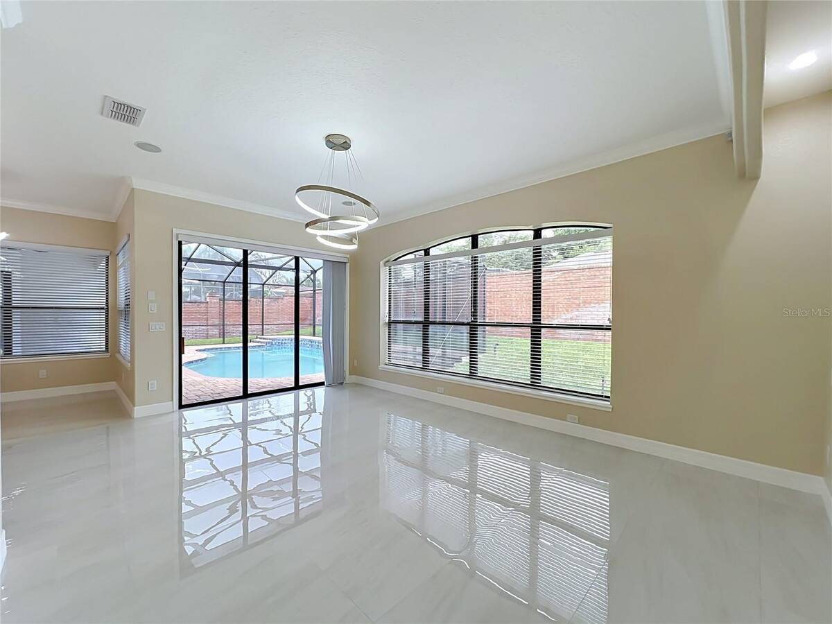 7426 Pointe Venezia Drive, Orlando, FL 32836