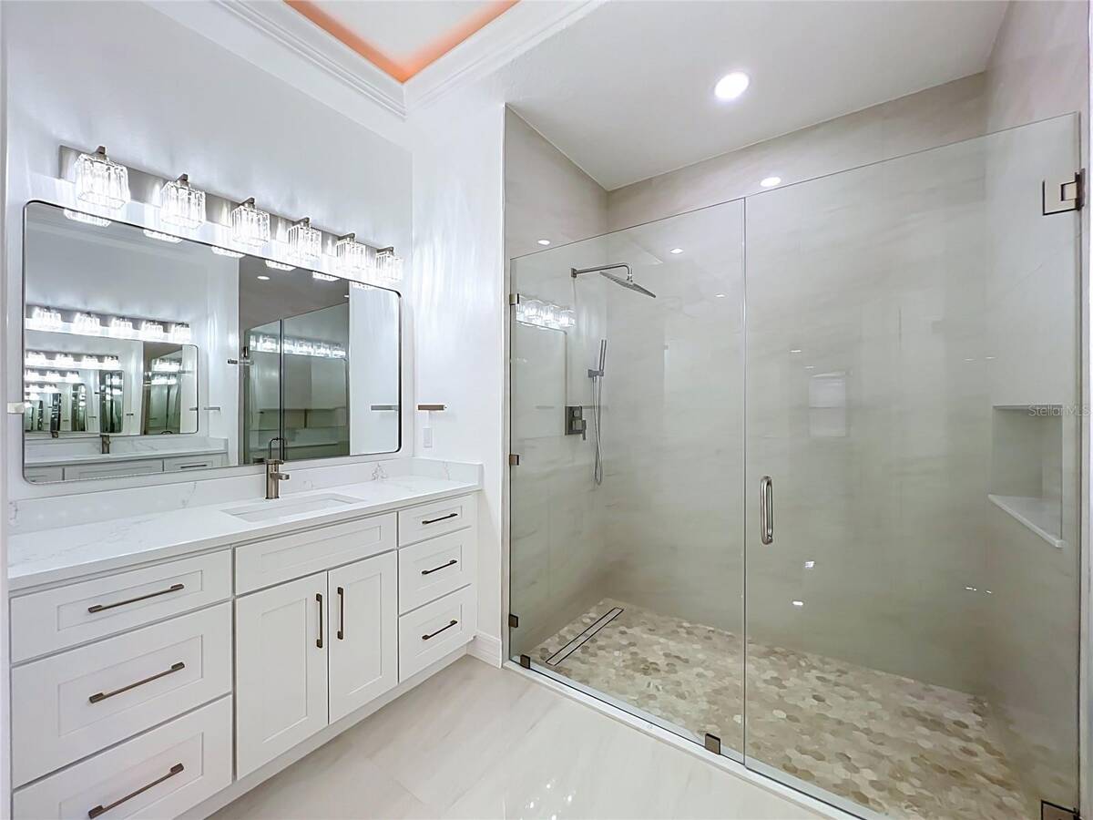 7426 Pointe Venezia Drive, Orlando, FL 32836