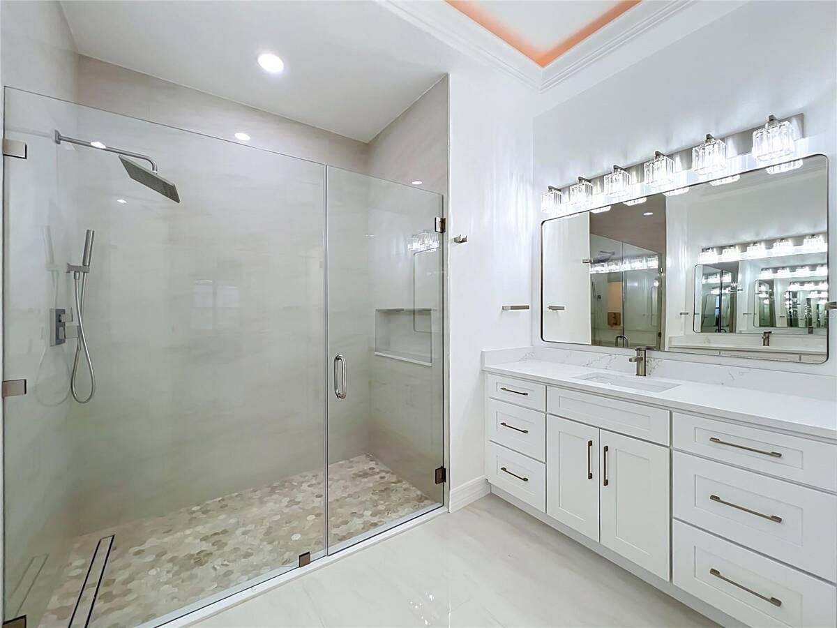 7426 Pointe Venezia Drive, Orlando, FL 32836