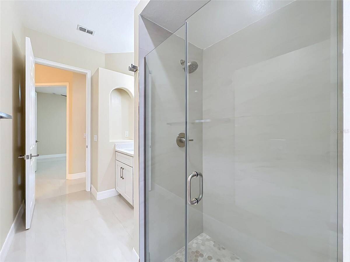 7426 Pointe Venezia Drive, Orlando, FL 32836
