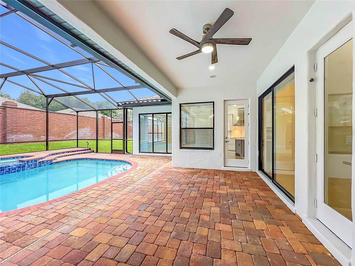 7426 Pointe Venezia Drive, Orlando, FL 32836